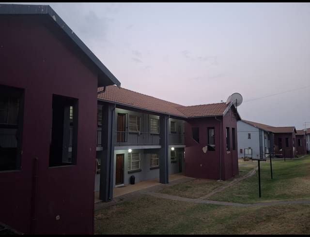 BEDROOM APARTMENT FOR SALE IN COMMERCIA